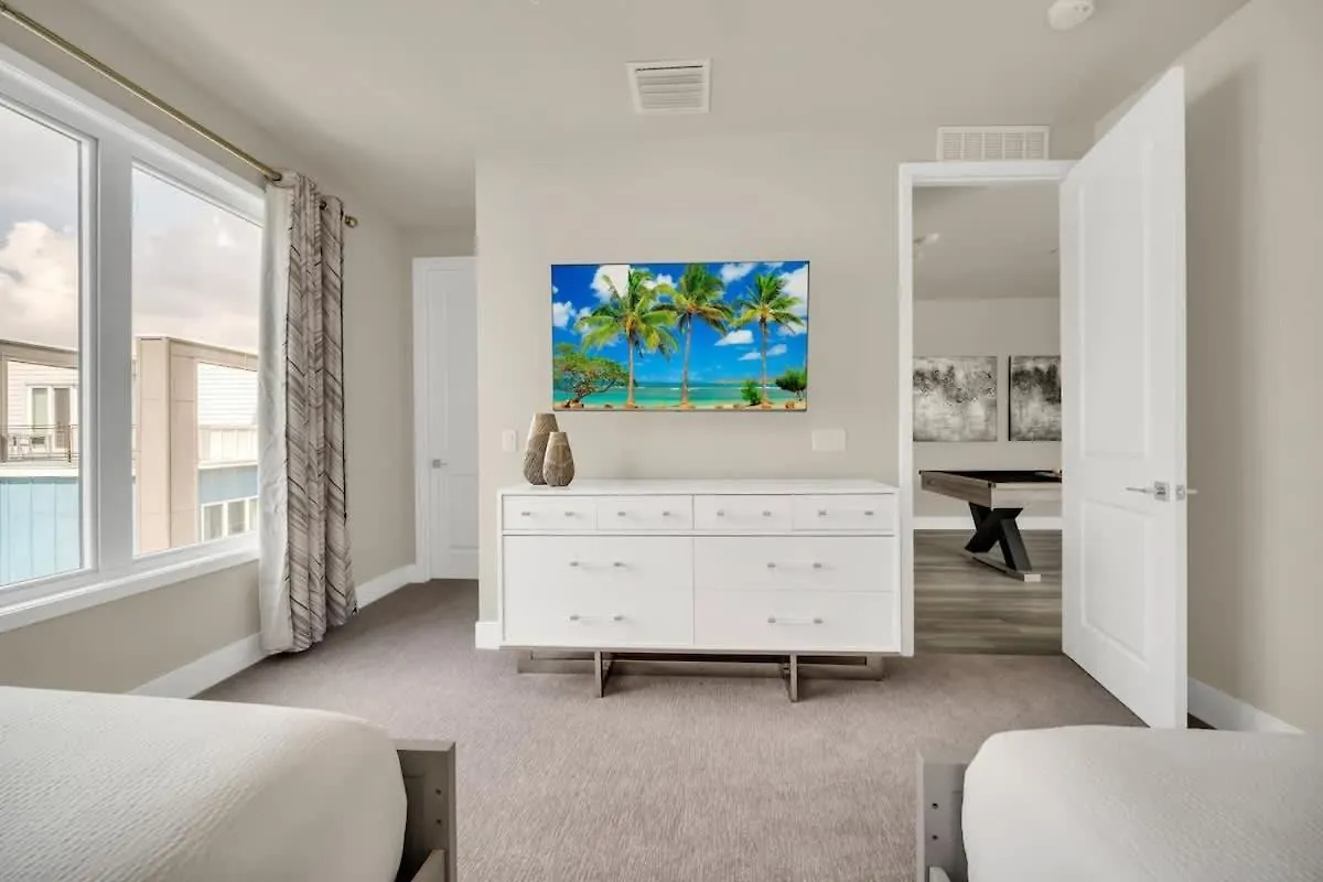 New Modern Oasis Near Kissimmee