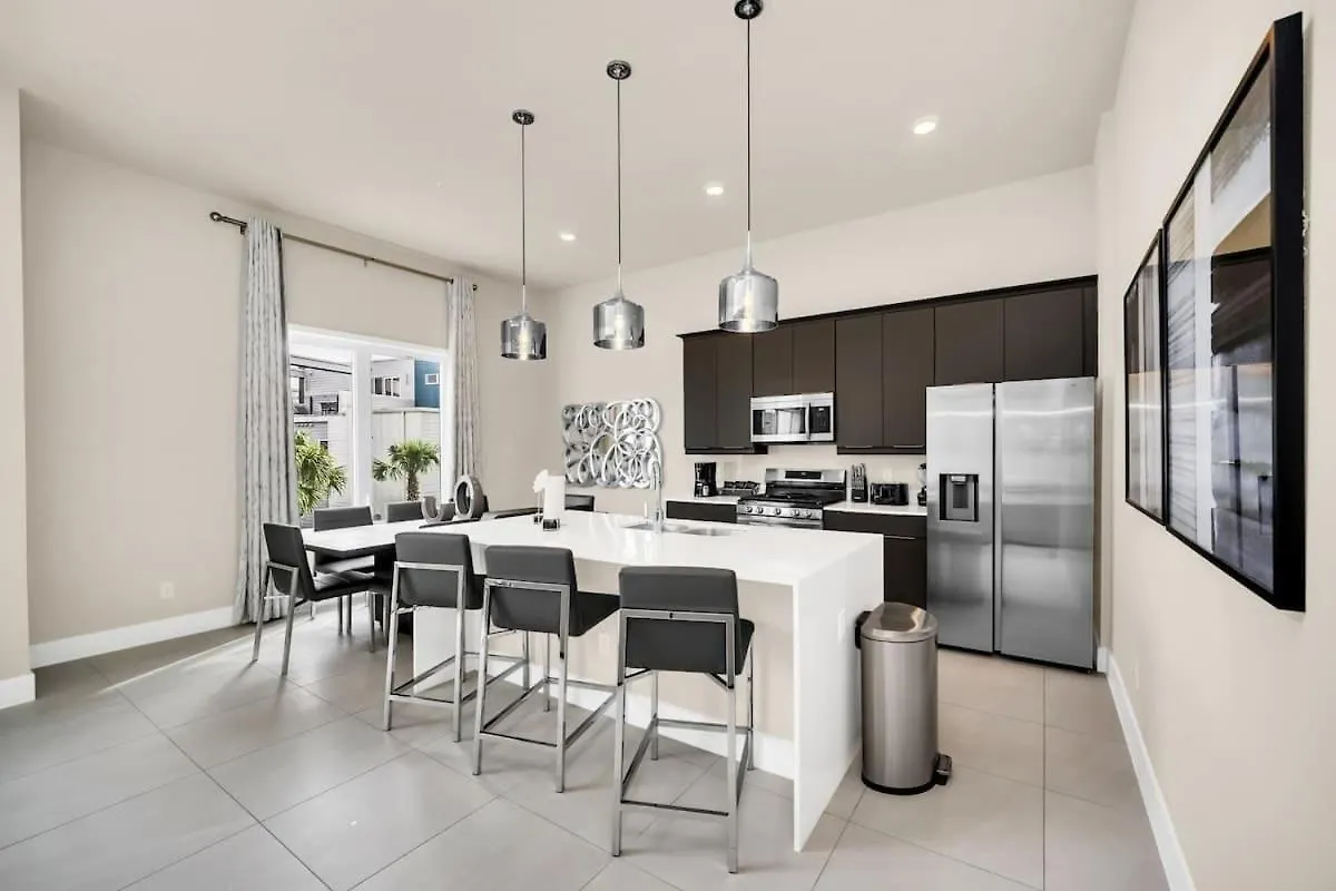 New Modern Oasis Near *