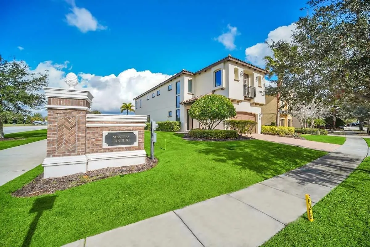 Main Street In Luxury Reunion Holiday home