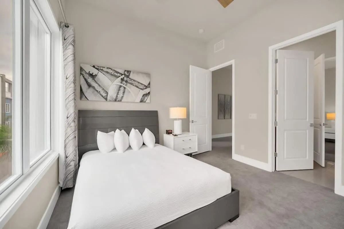 New Modern Oasis Near Kissimmee