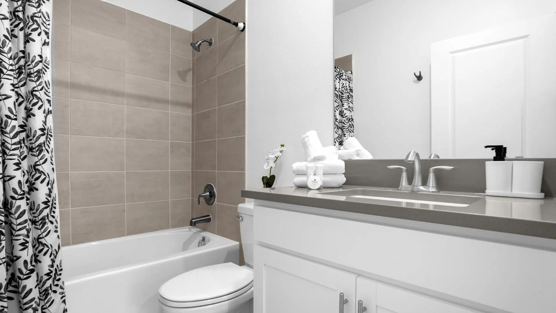 Upstay - New Build At Championsgate With & Pool