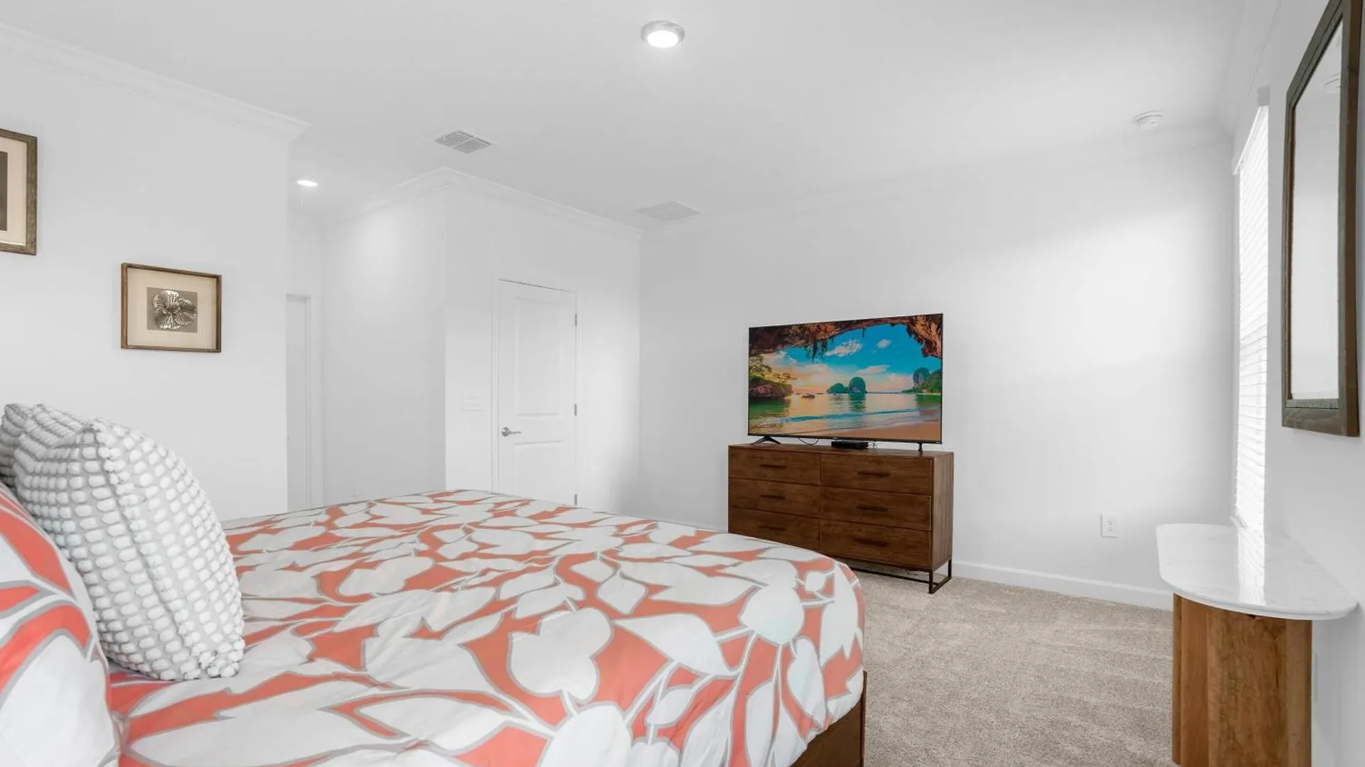 Holiday home Upstay - New Build At Championsgate With & Pool