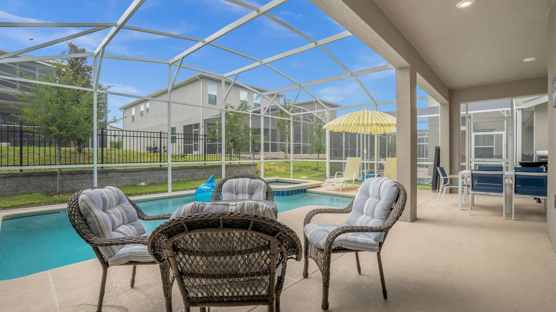 Holiday home Upstay - New Build At Championsgate With & Pool Kissimmee