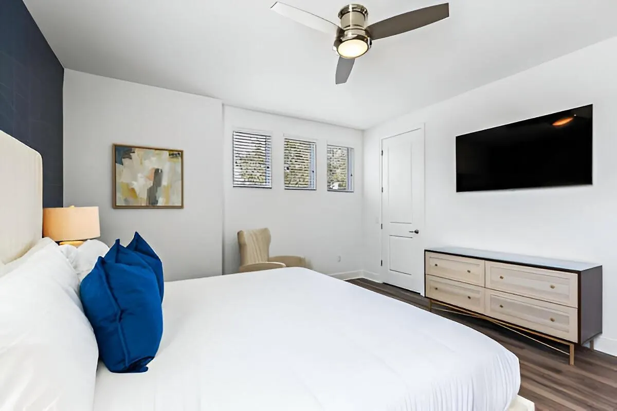 Luna Bliss Kissimmee