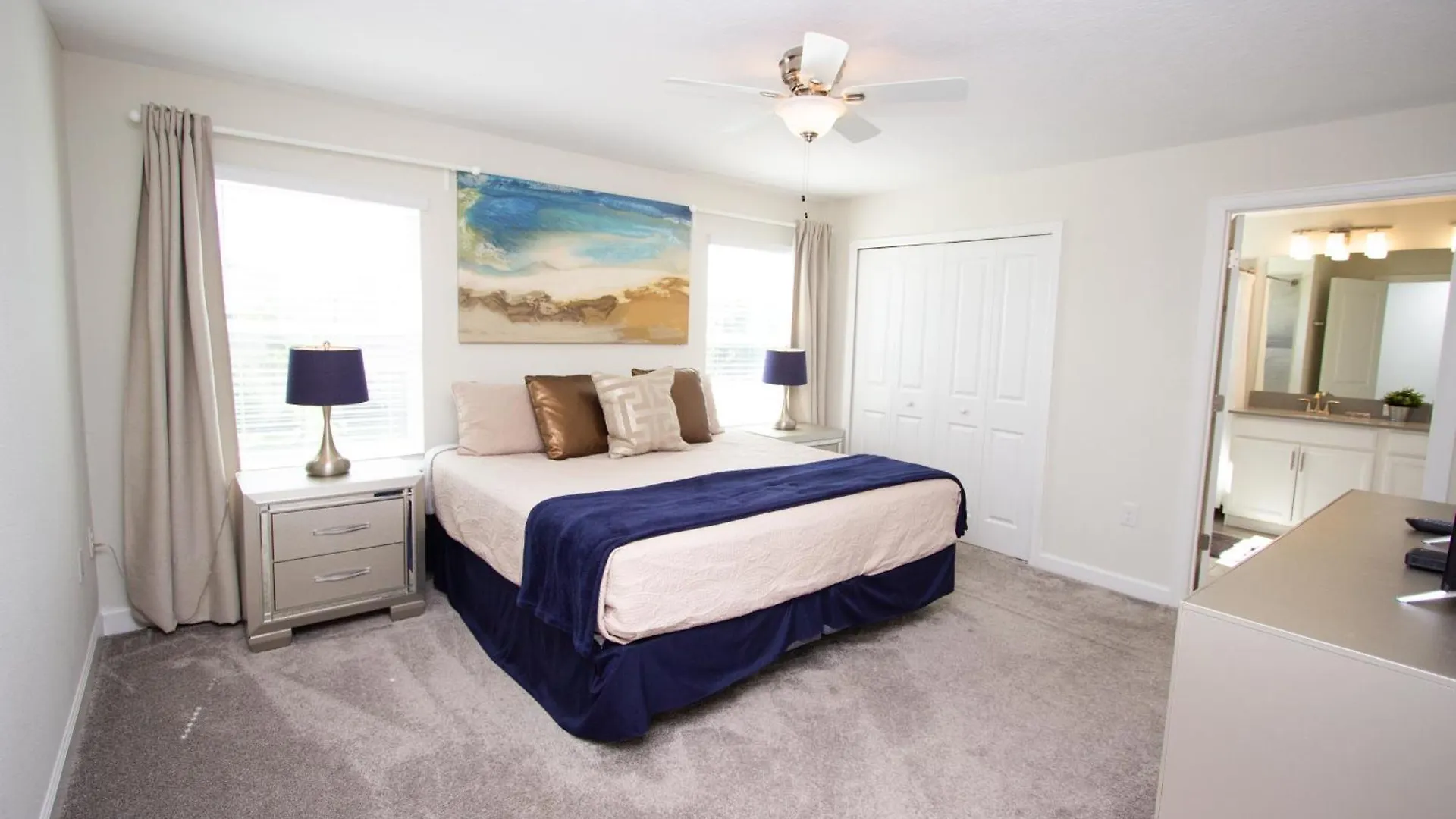 Pool & Play Family Townhome Near Holiday home