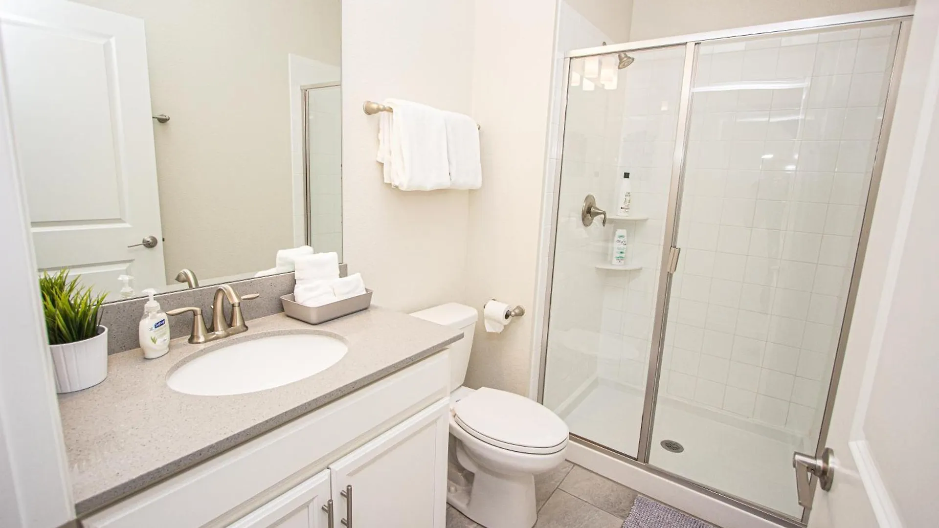 Holiday home Pool & Play Family Townhome Near