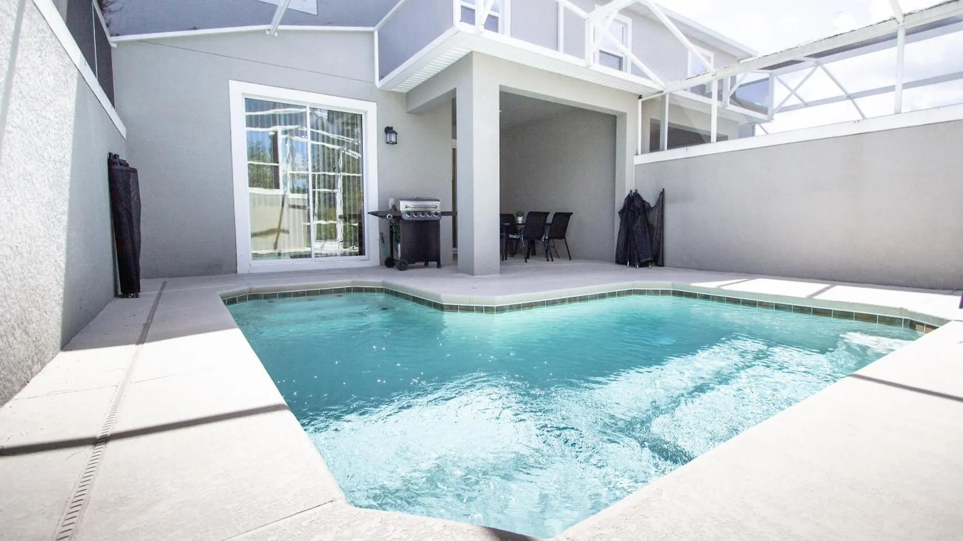Pool & Play Family Townhome Near *