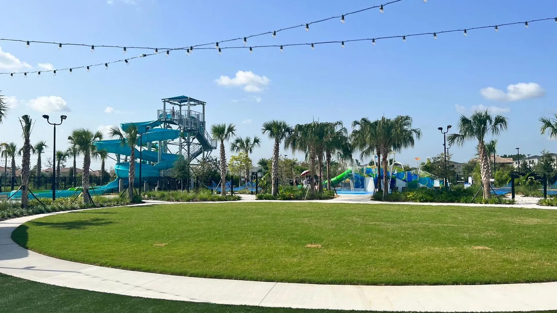 Pool & Play Family Townhome Near Holiday home *