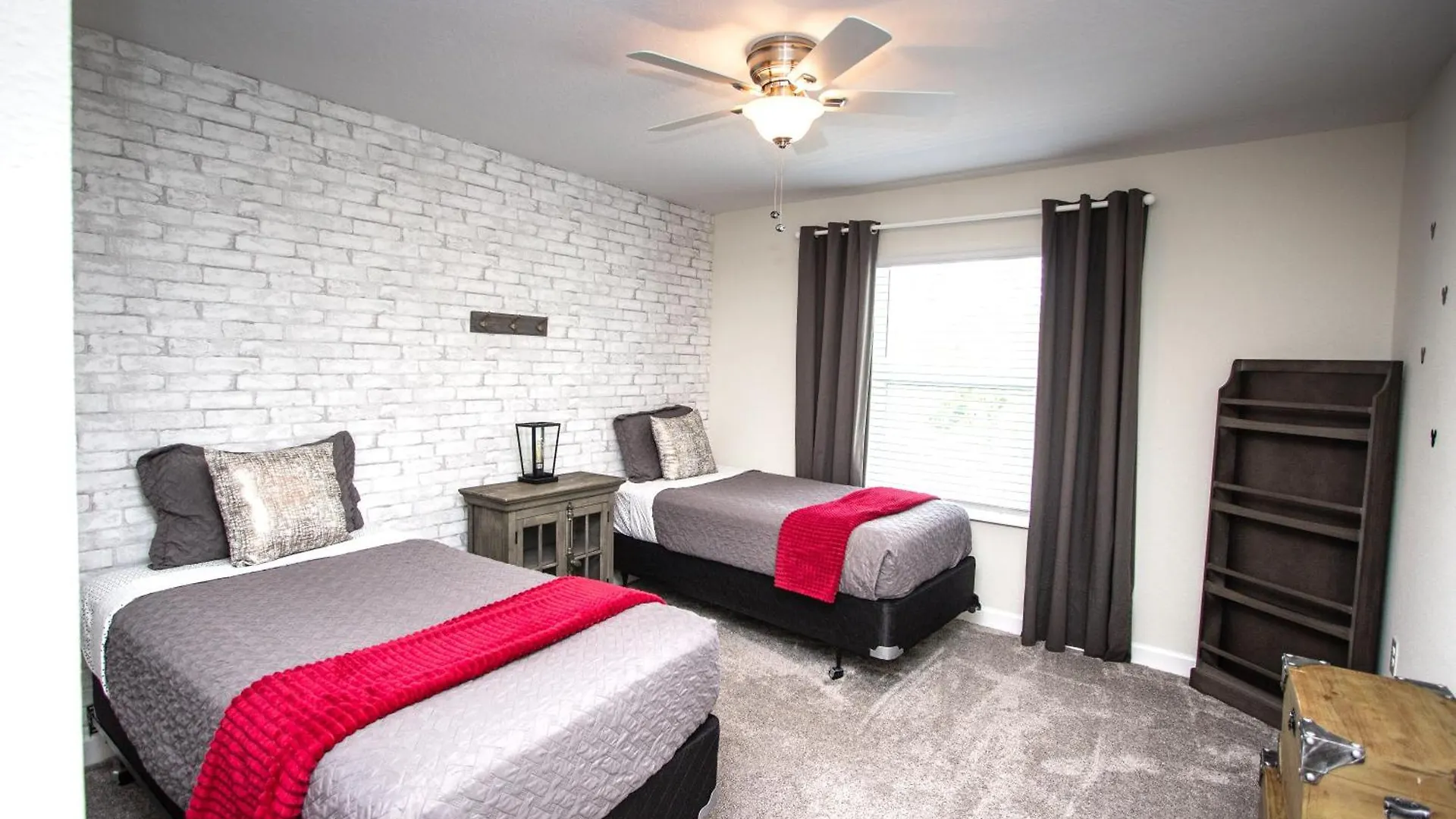 Pool & Play Family Townhome Near
