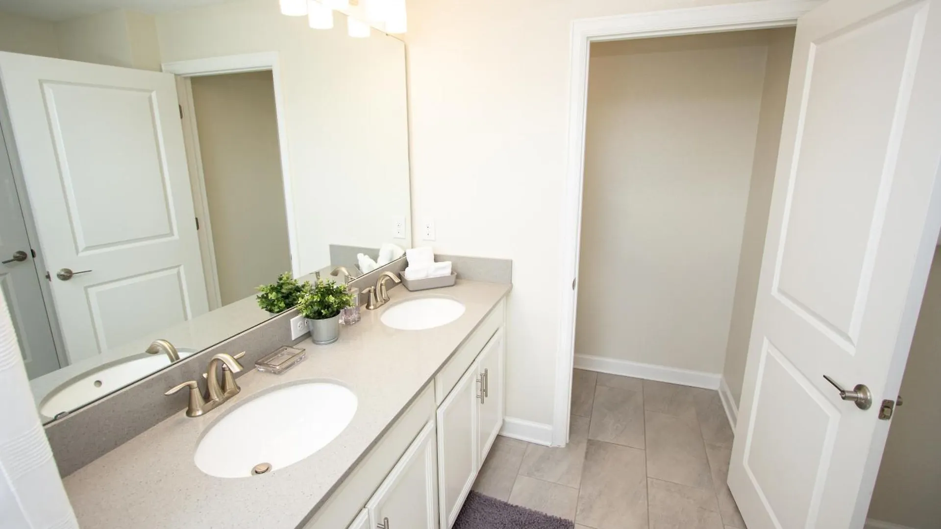 Pool & Play Family Townhome Near Kissimmee
