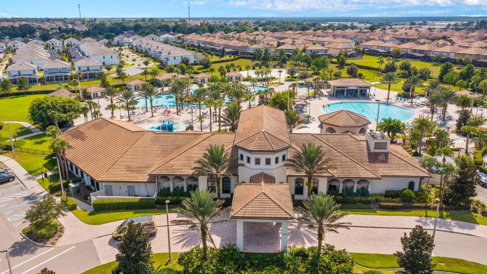 Pool & Play Family Townhome Near