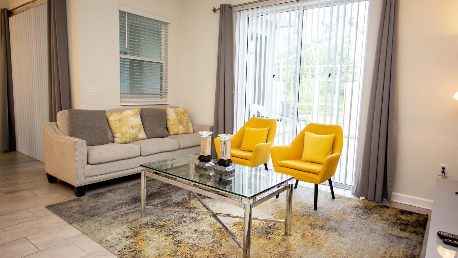 Pool & Play Family Townhome Near Holiday home Kissimmee