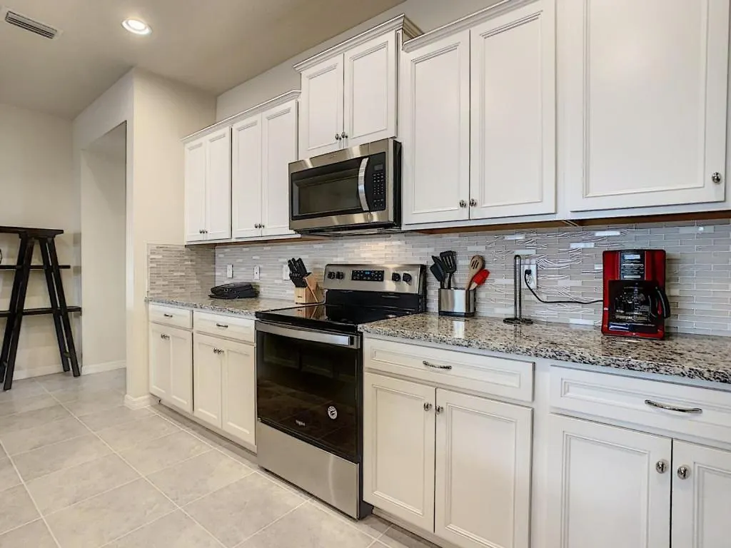 New Lovely Townhouse 5 Beds Private Pool Cub Free