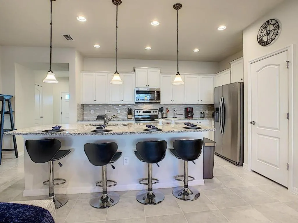 New Lovely Townhouse 5 Beds Private Pool Cub Free