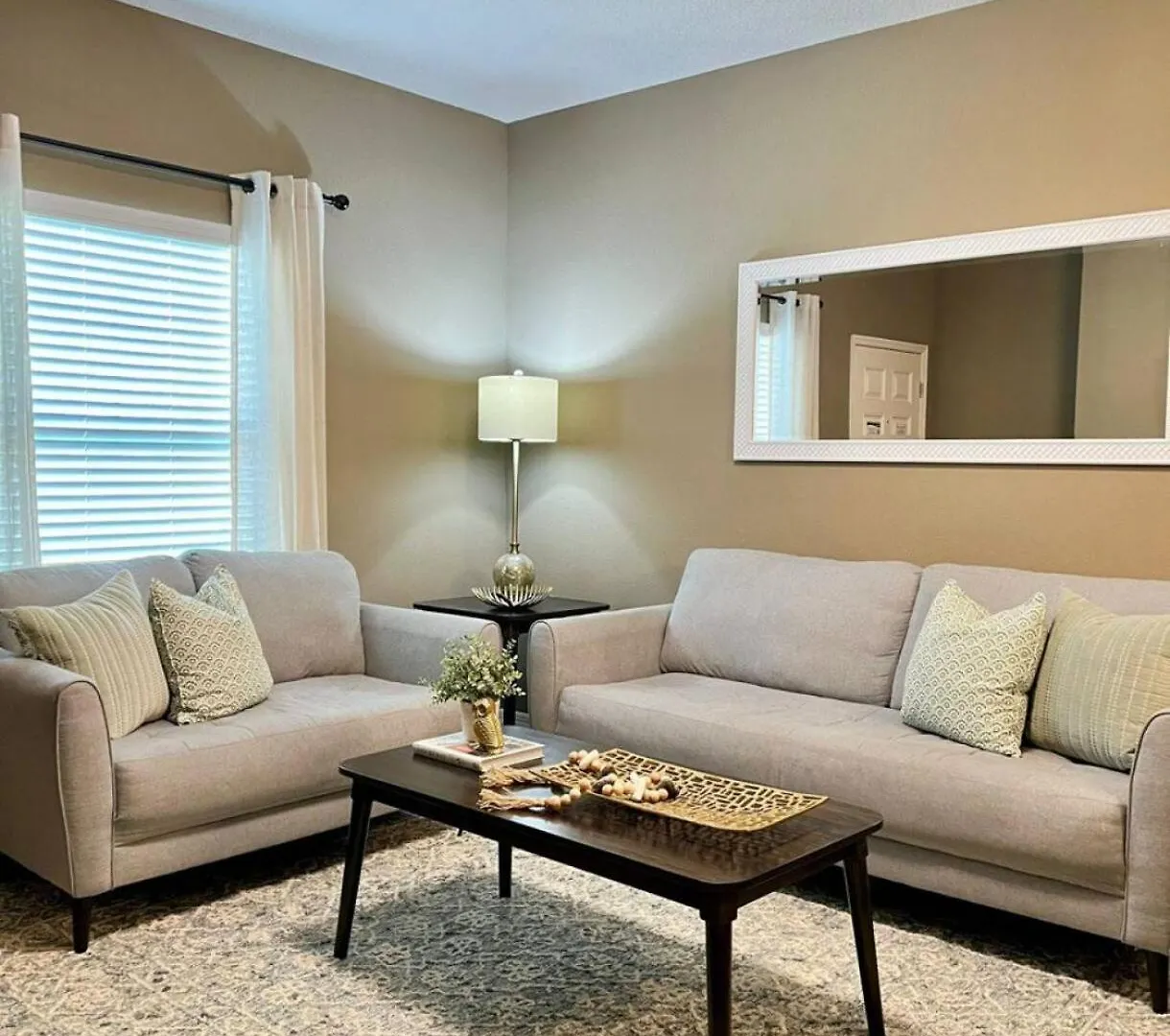 Beautiful Townhouse Next To Parks 04 Holiday home