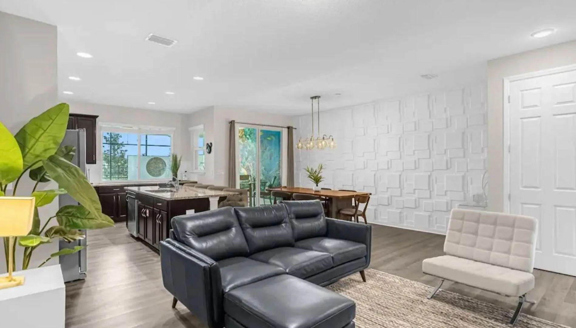 Brand New 4 Bedrooms4bathroom At Solara