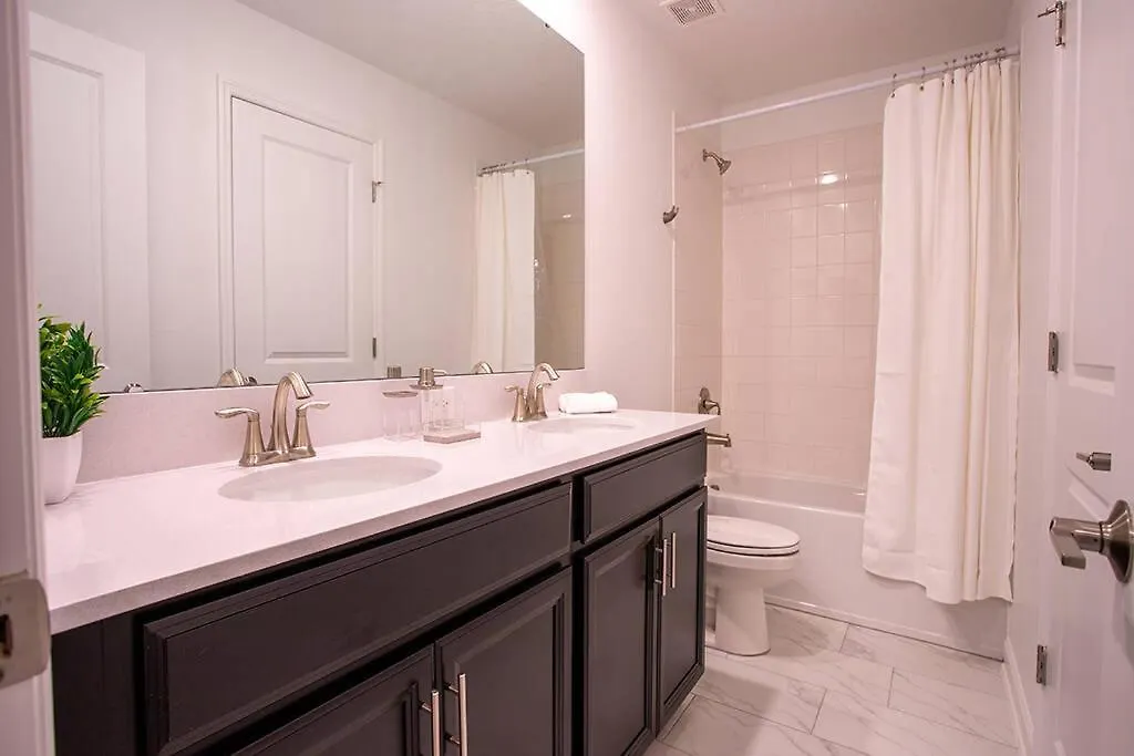 New 8 Bedrooms And 5 Bathrooms At Storey * Kissimmee