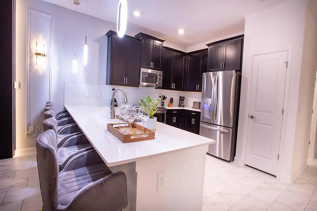 Holiday home New 8 Bedrooms And 5 Bathrooms At Storey *
