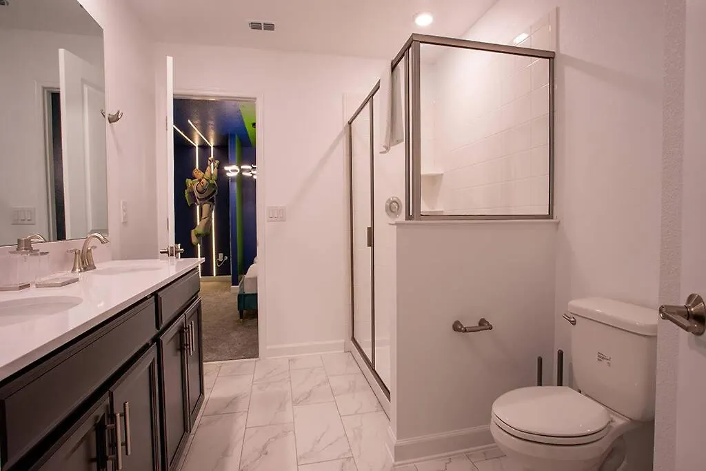 New 8 Bedrooms And 5 Bathrooms At Storey * Kissimmee