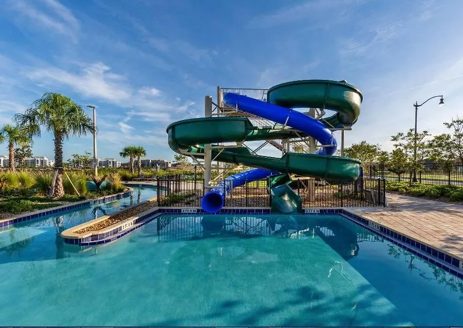 New 8 Bedrooms And 5 Bathrooms At Storey Holiday home Kissimmee