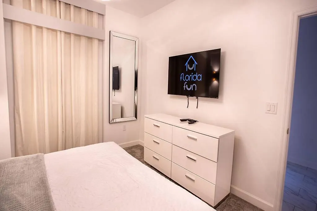 New 8 Bedrooms And 5 Bathrooms At Storey *