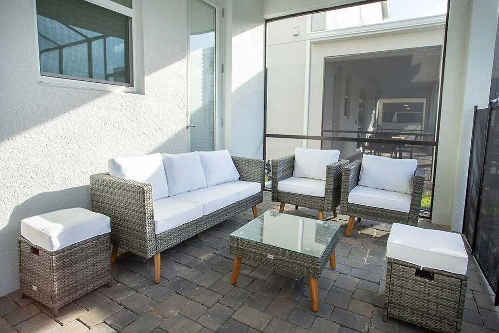 New 8 Bedrooms And 5 Bathrooms At Storey * Kissimmee