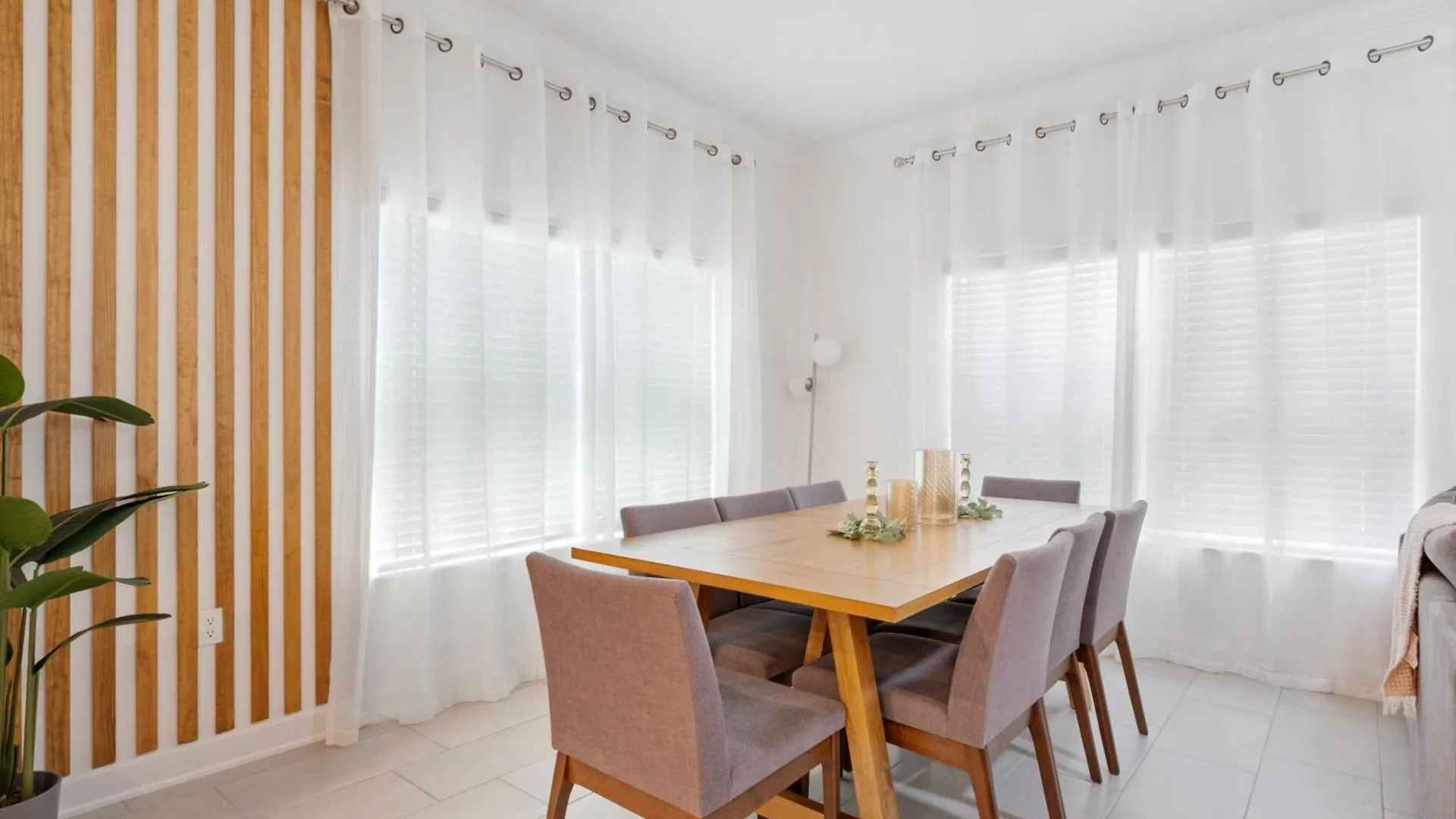 New 5 Bedrooms And 4 Bathrooms At Storey