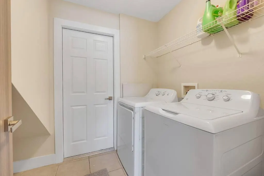 7bds 12 Min From With Private Pool & Holiday home *