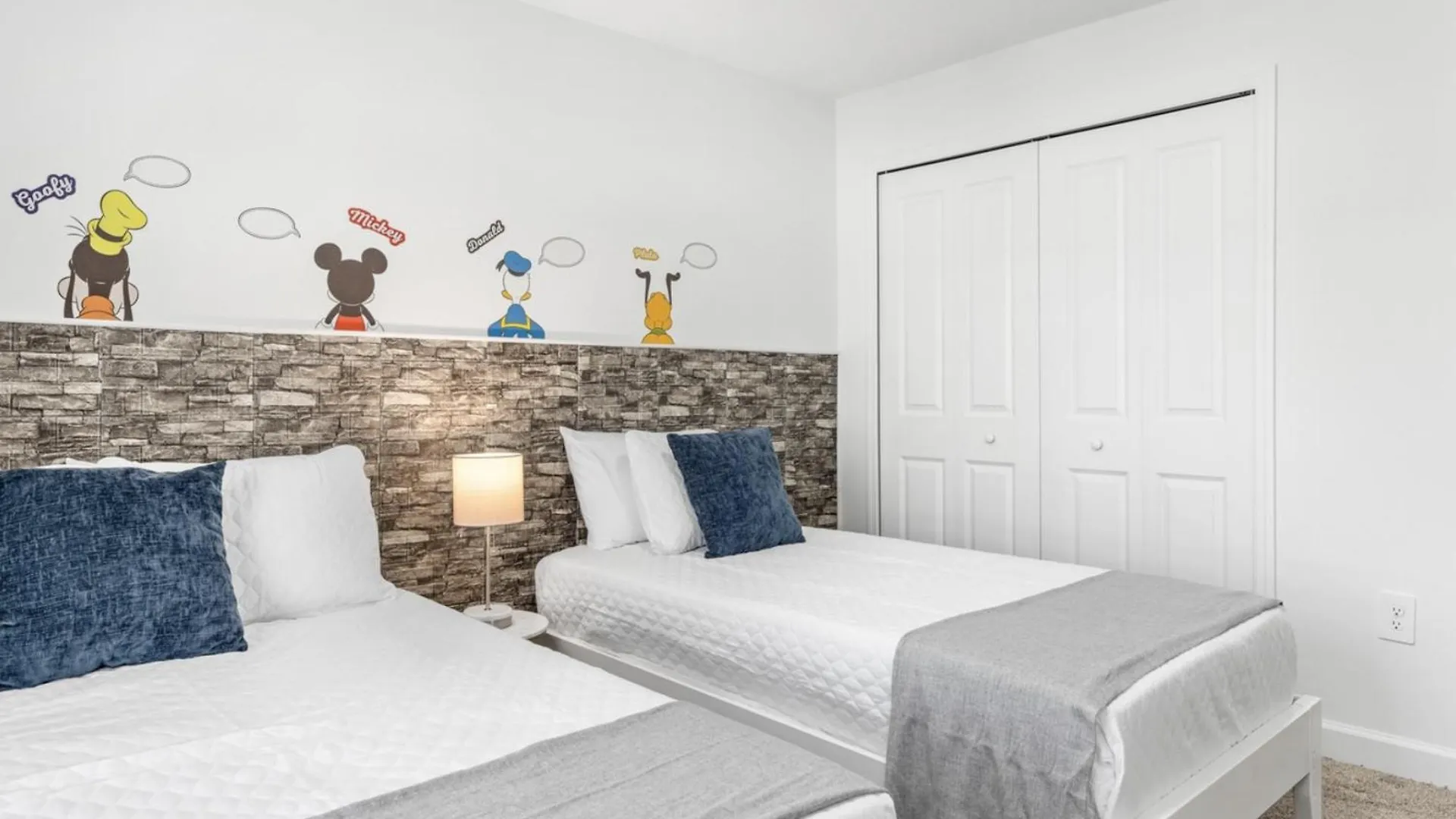 Storey Pool Free Waterpark 2 Miles To Disney!