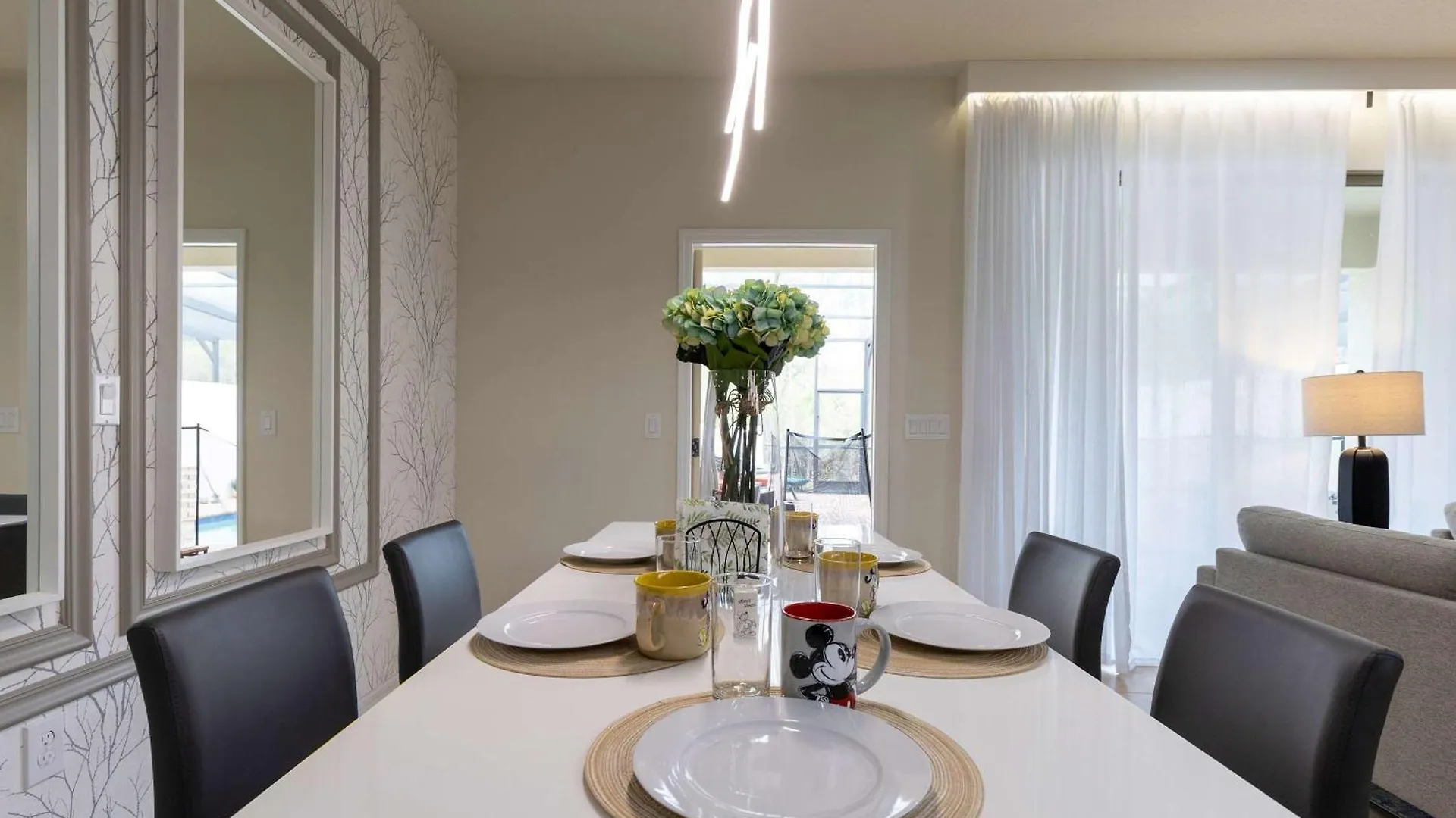 Fabulous Townhouse Near To Holiday home
