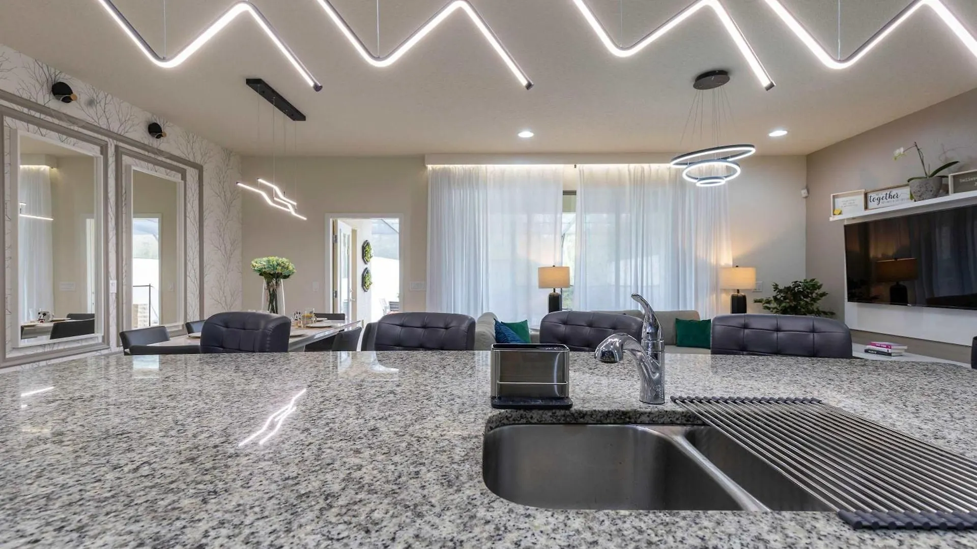 Fabulous Townhouse Near To Holiday home