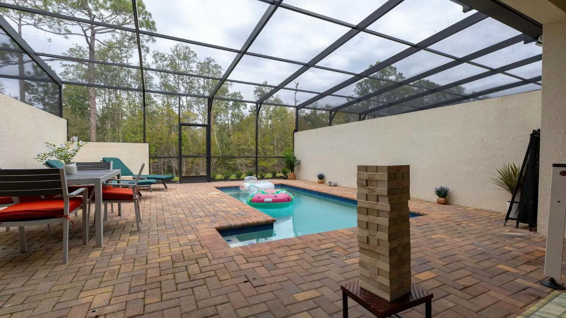Fabulous Townhouse Near To *