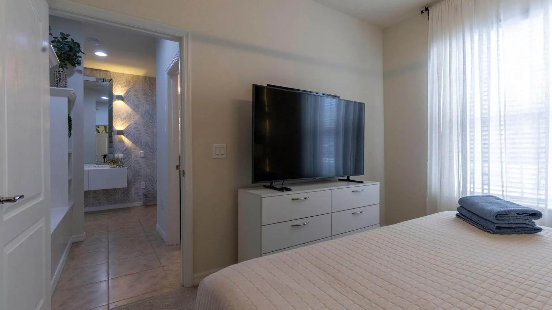 Fabulous Townhouse Near To Holiday home
