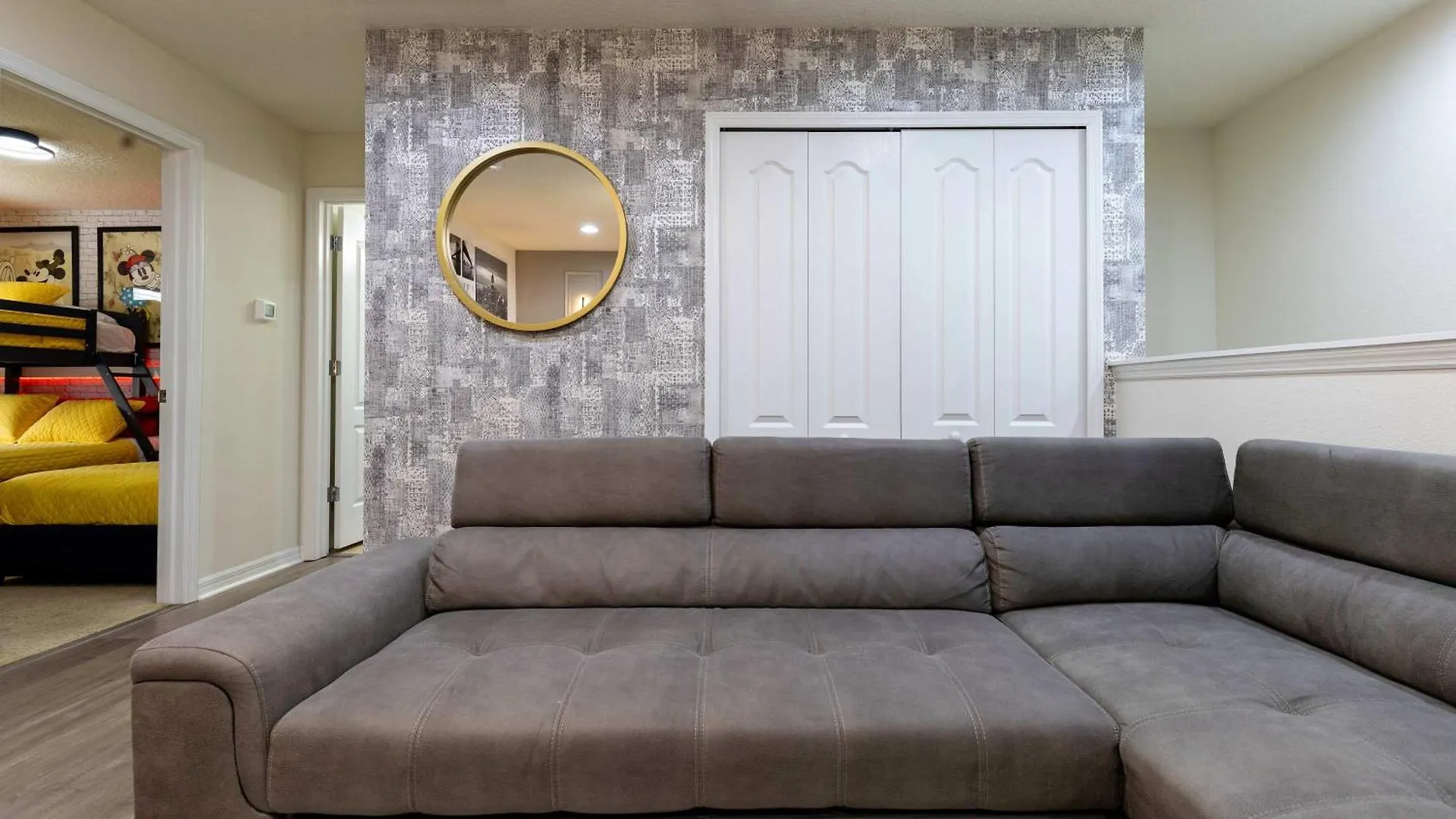 Fabulous Townhouse Near To *