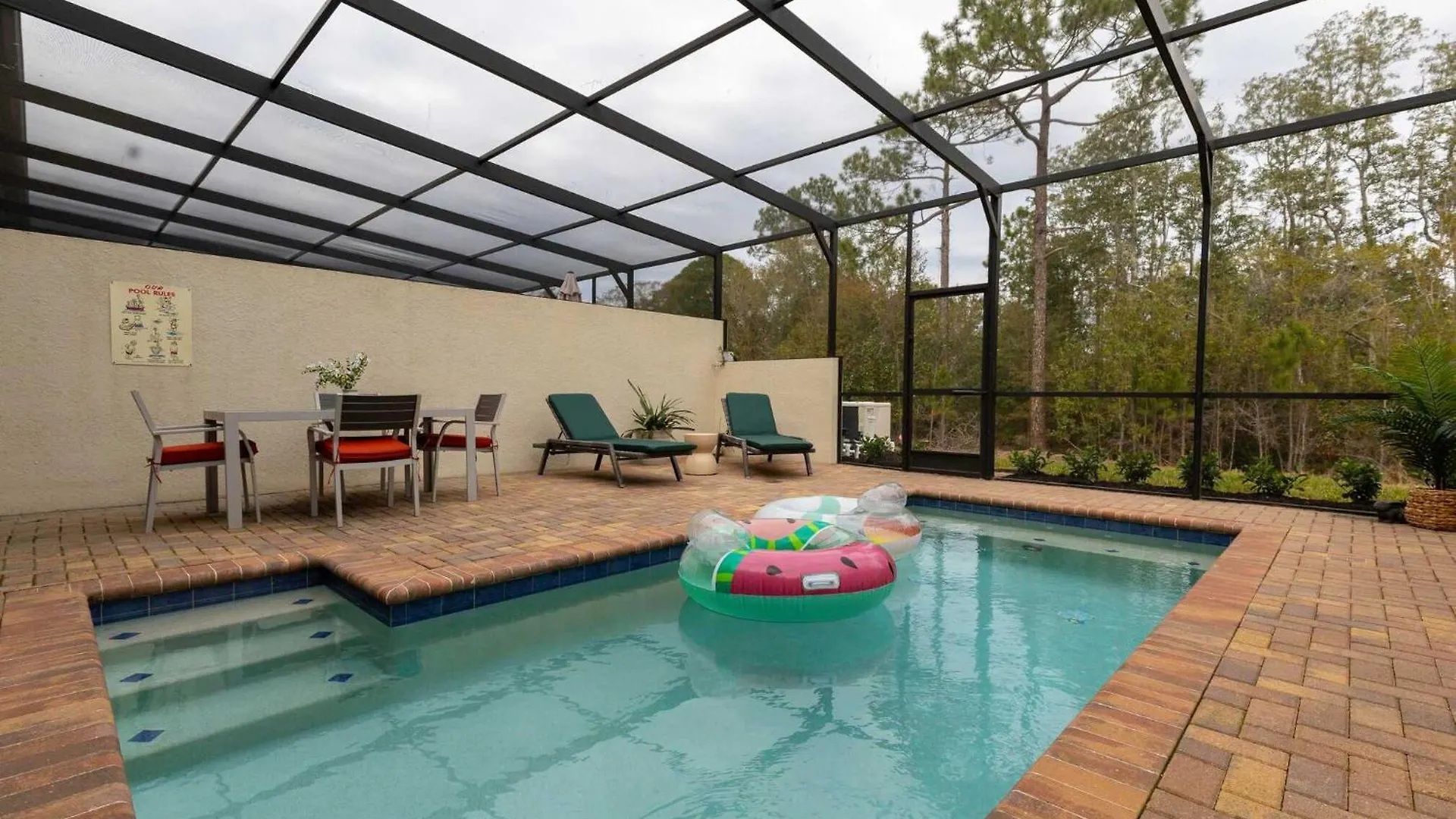 Fabulous Townhouse Near To *