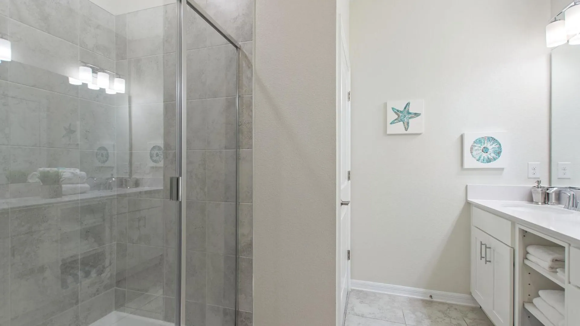 Storey 2bd Overlooking Water #840 * Kissimmee