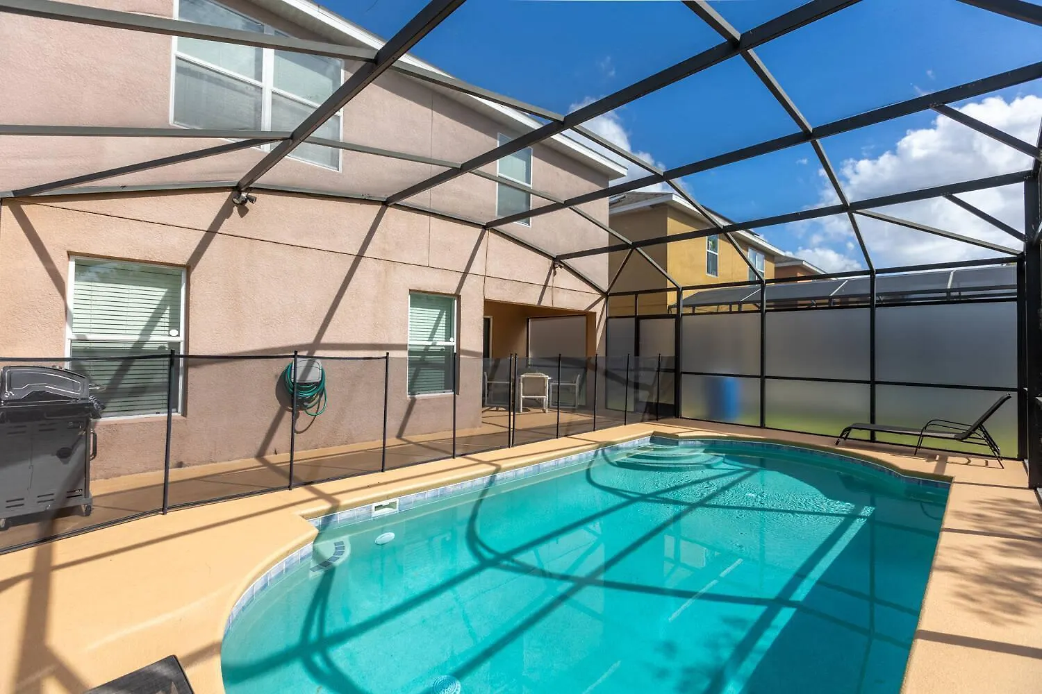 Family 4br House W Pool Near To Much *