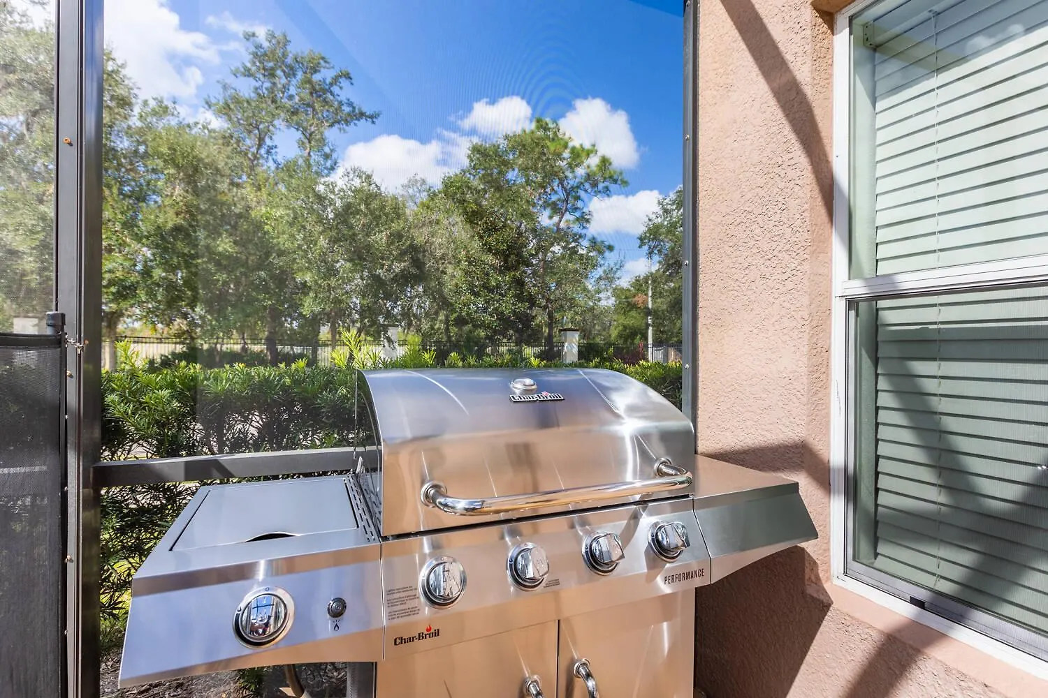 Family 4br House W Pool Near To Much Holiday home