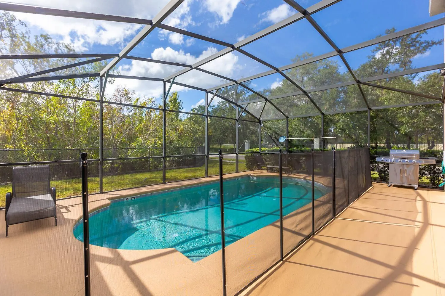 Family 4br House W Pool Near To Much