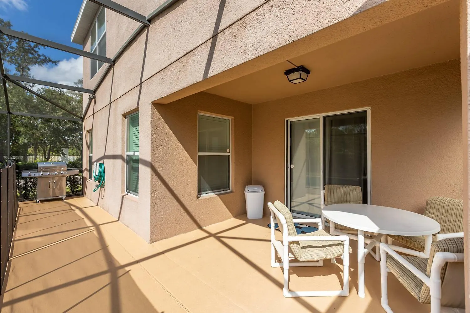 Family 4br House W Pool Near To Much Holiday home