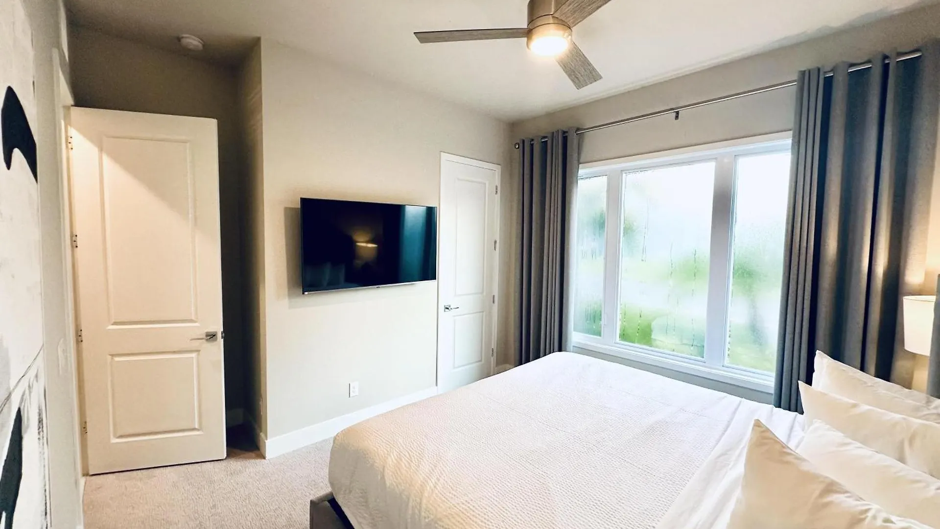 Beautiful At Reunion Apartment
