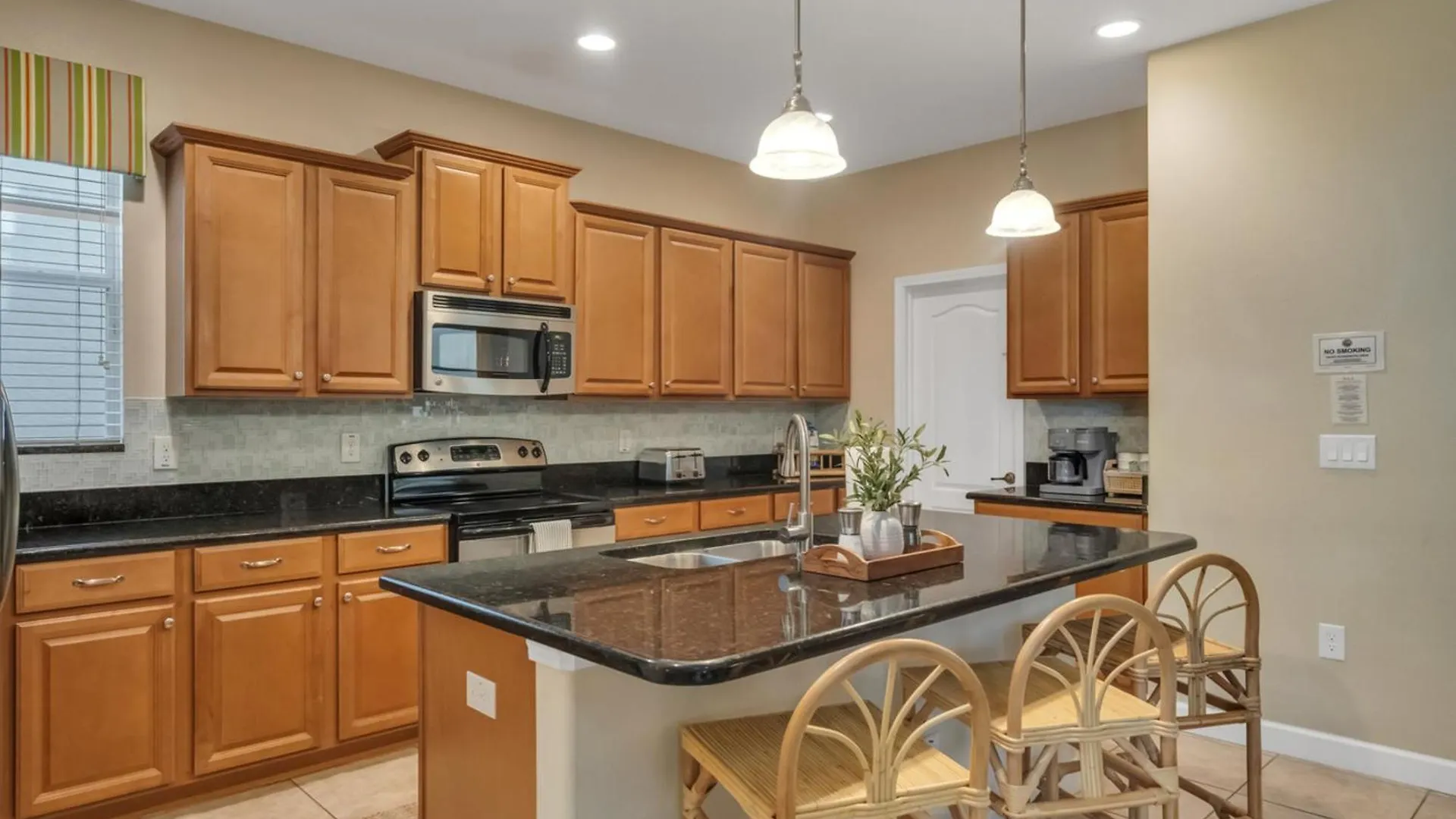 Holiday home 5bd - Movie Room, Pool, Bbq - Near World