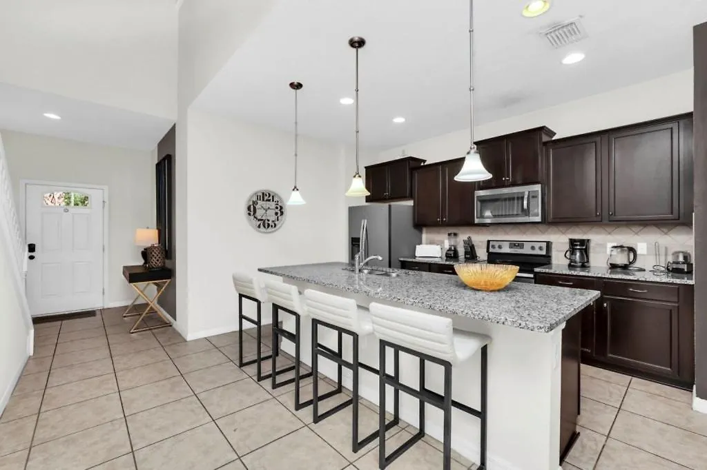 7 Bed Luxury With Great Amenities! Villa *
