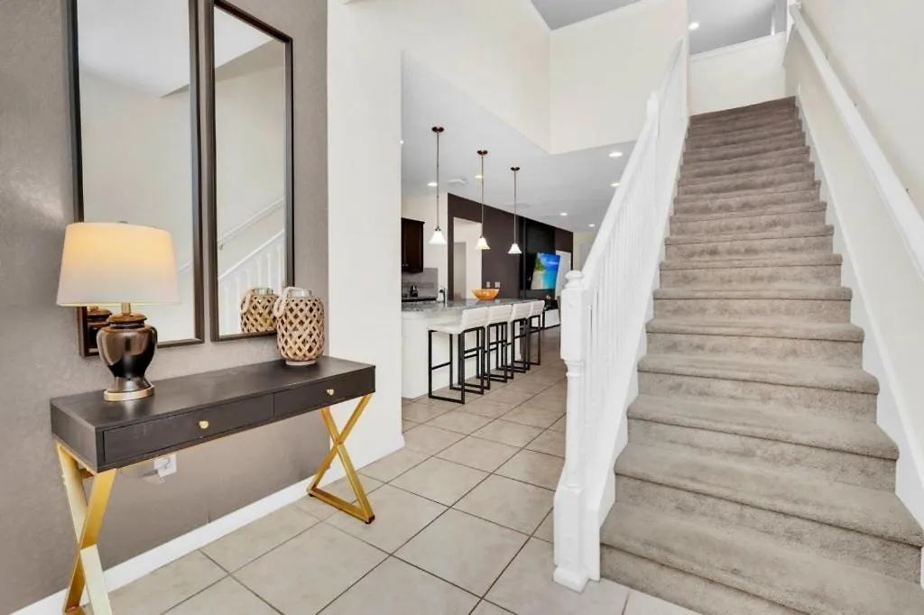 7 Bed Luxury With Great Amenities! *