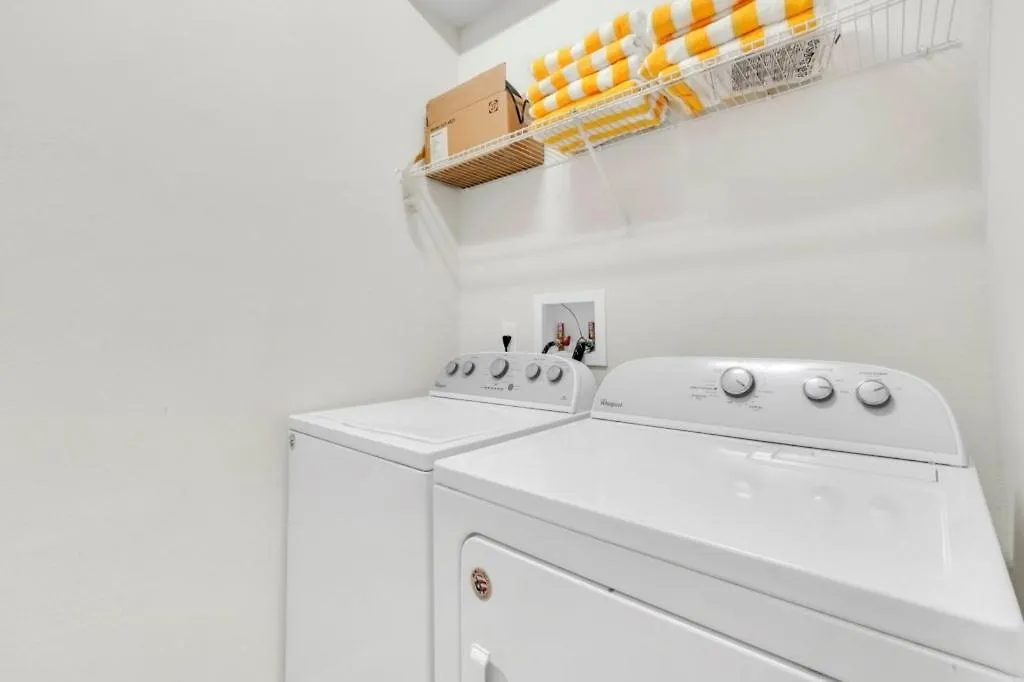 7 Bed Luxury With Great Amenities! Villa *