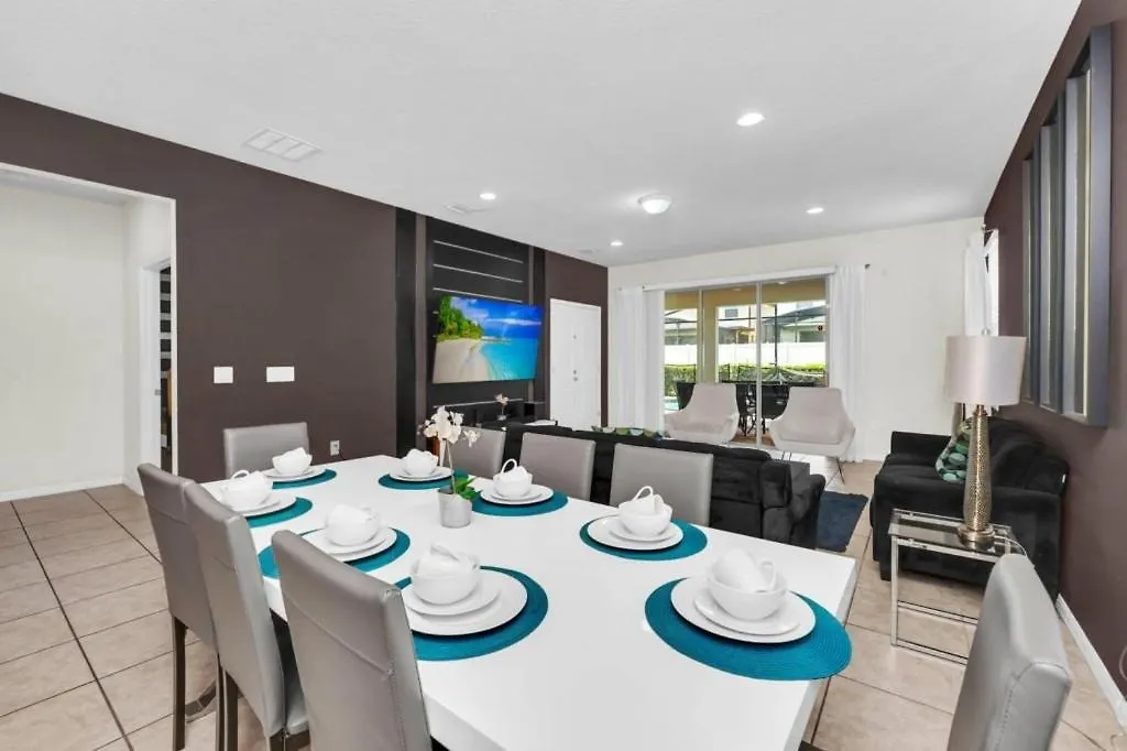 Villa 7 Bed Luxury With Great Amenities! *