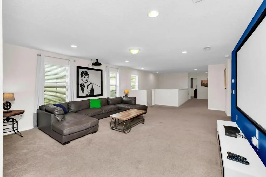 7 Bed Luxury With Great Amenities! Villa *