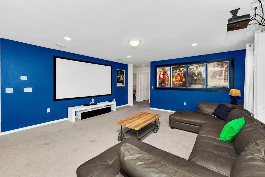 7 Bed Luxury With Great Amenities! *