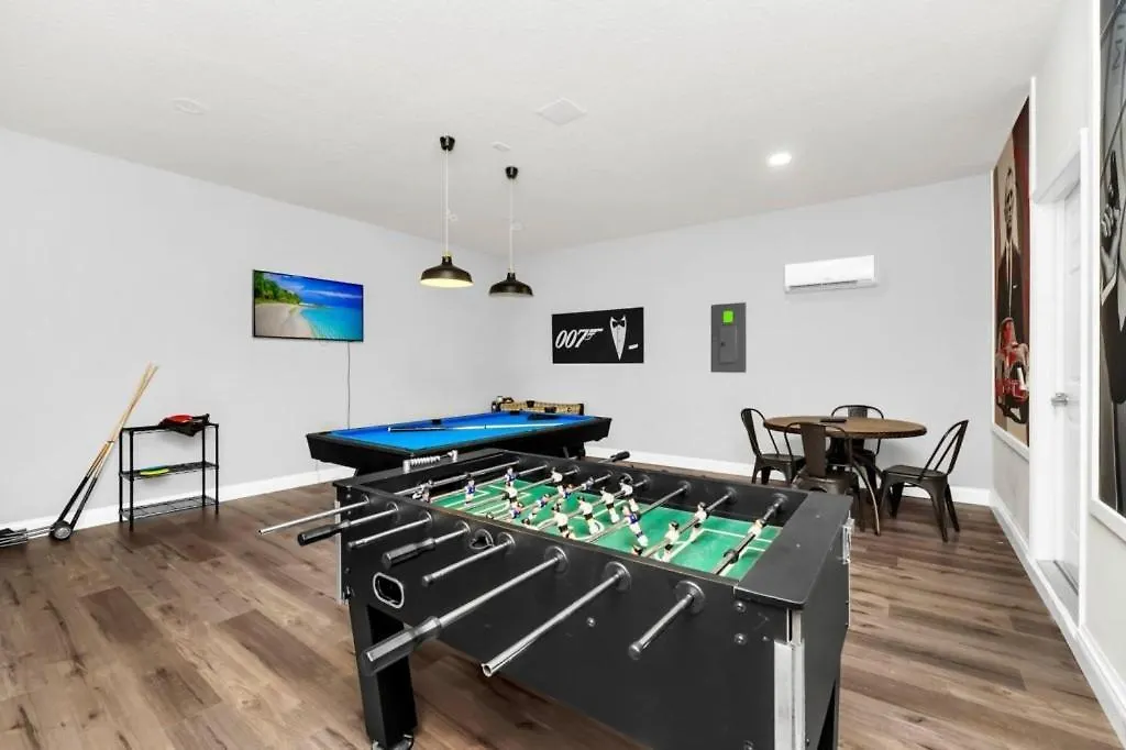 7 Bed Luxury With Great Amenities!