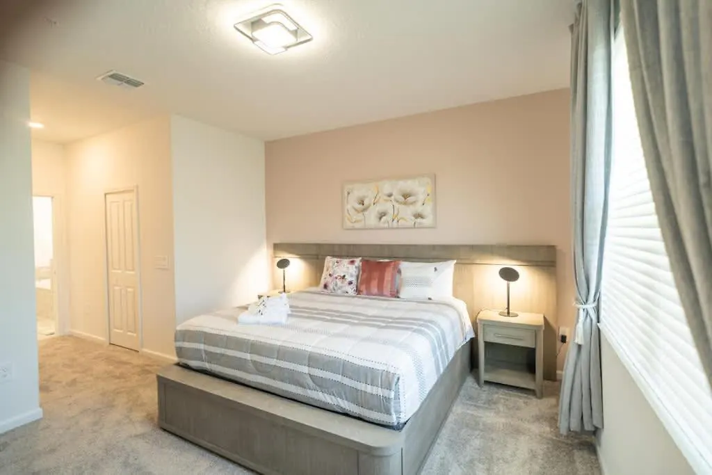 Luxurious Townhouse With Themed Near Kissimmee